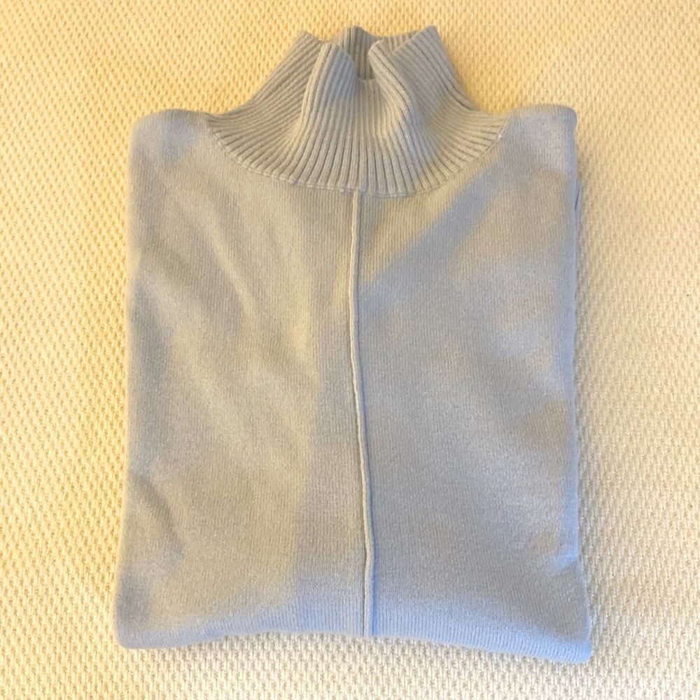 French Connection Oversized Woman’s Tunic Sweater in Powder Blue. Size Small.